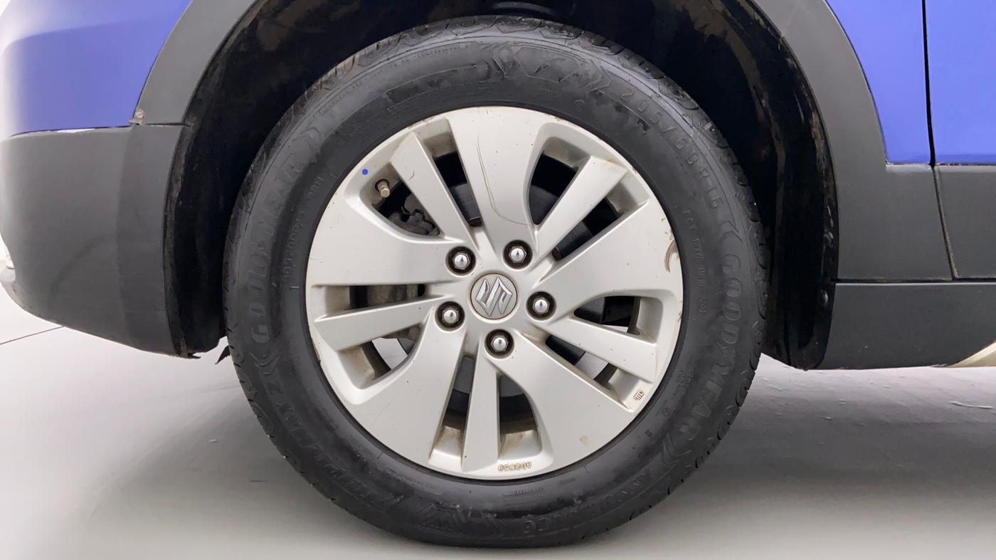 2015 Maruti S Cross ALPHA 1.3, Diesel, Manual, 73,752 km, Left Front Wheel