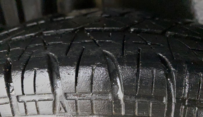 2012 Maruti Swift Dzire VXI, Petrol, Manual, 85,103 km, Right Rear Tyre Tread