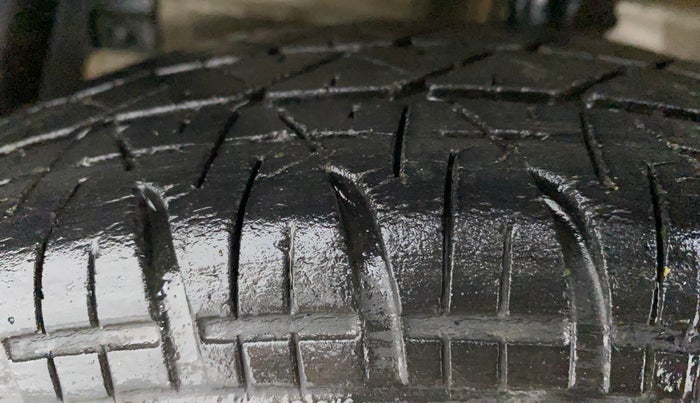 2012 Maruti Swift Dzire VXI, Petrol, Manual, 85,103 km, Left Front Tyre Tread