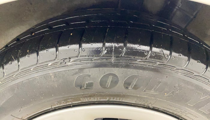 2018 Hyundai Grand i10 MAGNA 1.2 KAPPA VTVT CNG, CNG, Manual, 70,978 km, Left Rear Tyre Tread