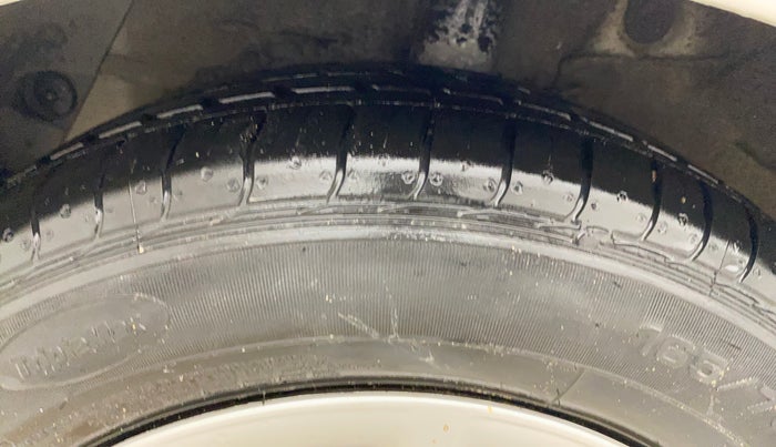 2018 Hyundai Grand i10 MAGNA 1.2 KAPPA VTVT CNG, CNG, Manual, 70,978 km, Right Rear Tyre Tread