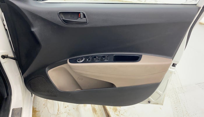 2018 Hyundai Grand i10 MAGNA 1.2 KAPPA VTVT CNG, CNG, Manual, 70,978 km, Driver Side Door Panels Control