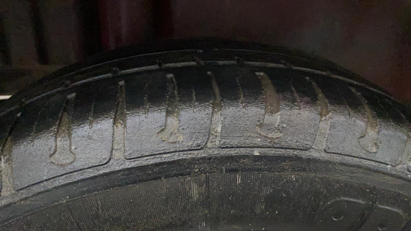 2014 Maruti Swift Dzire VXI, Petrol, Manual, 66,218 km, Right Rear Tyre Tread