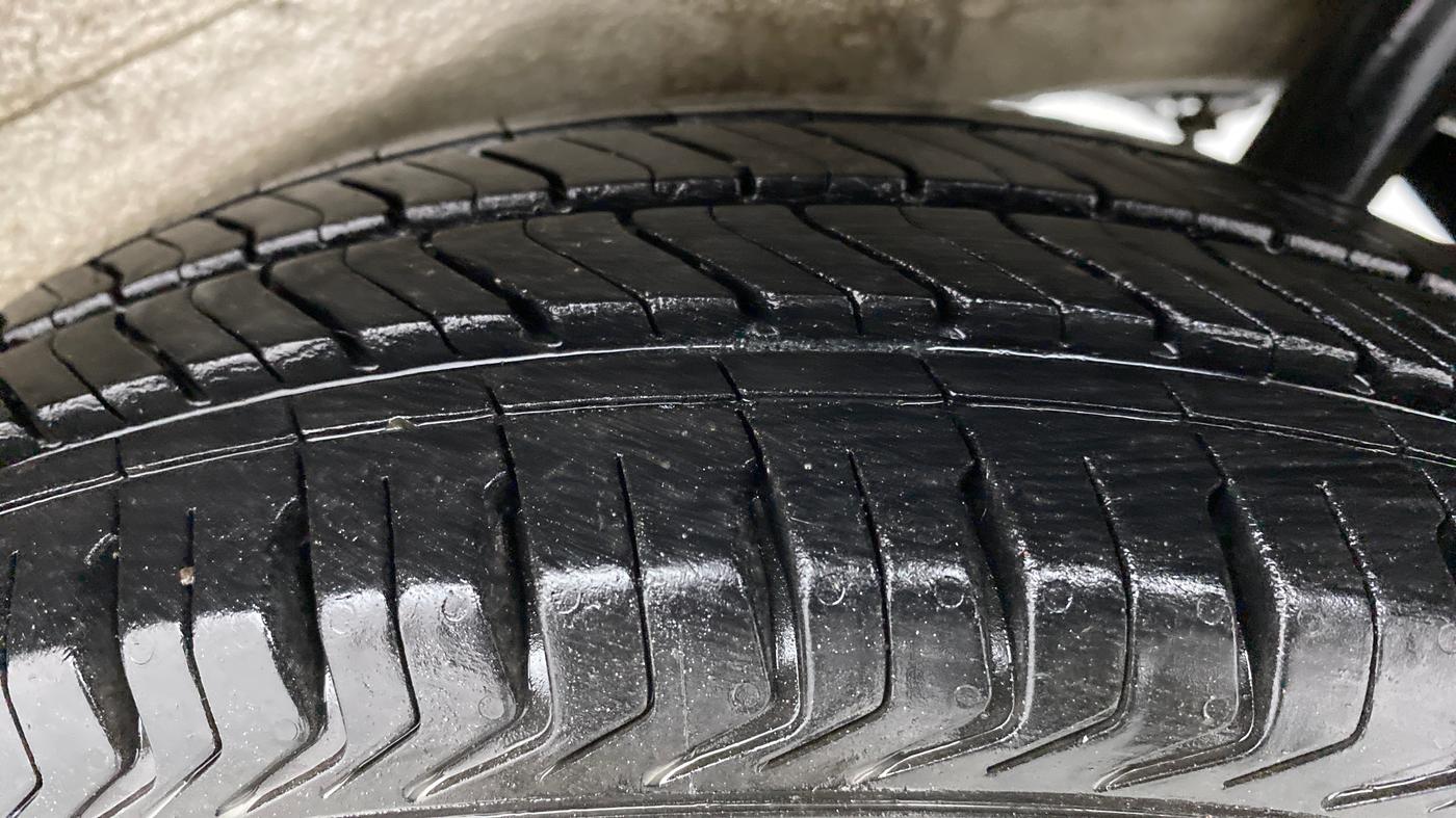 2018 Maruti Wagon R 1.0 LXI CNG OPT, CNG, Manual, 79,304 km, Left Rear Tyre Tread
