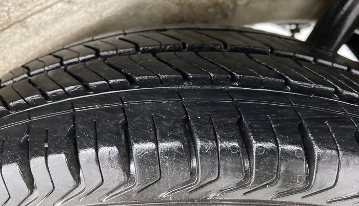 2018 Maruti Wagon R 1.0 LXI CNG OPT, CNG, Manual, 79,304 km, Left Rear Tyre Tread