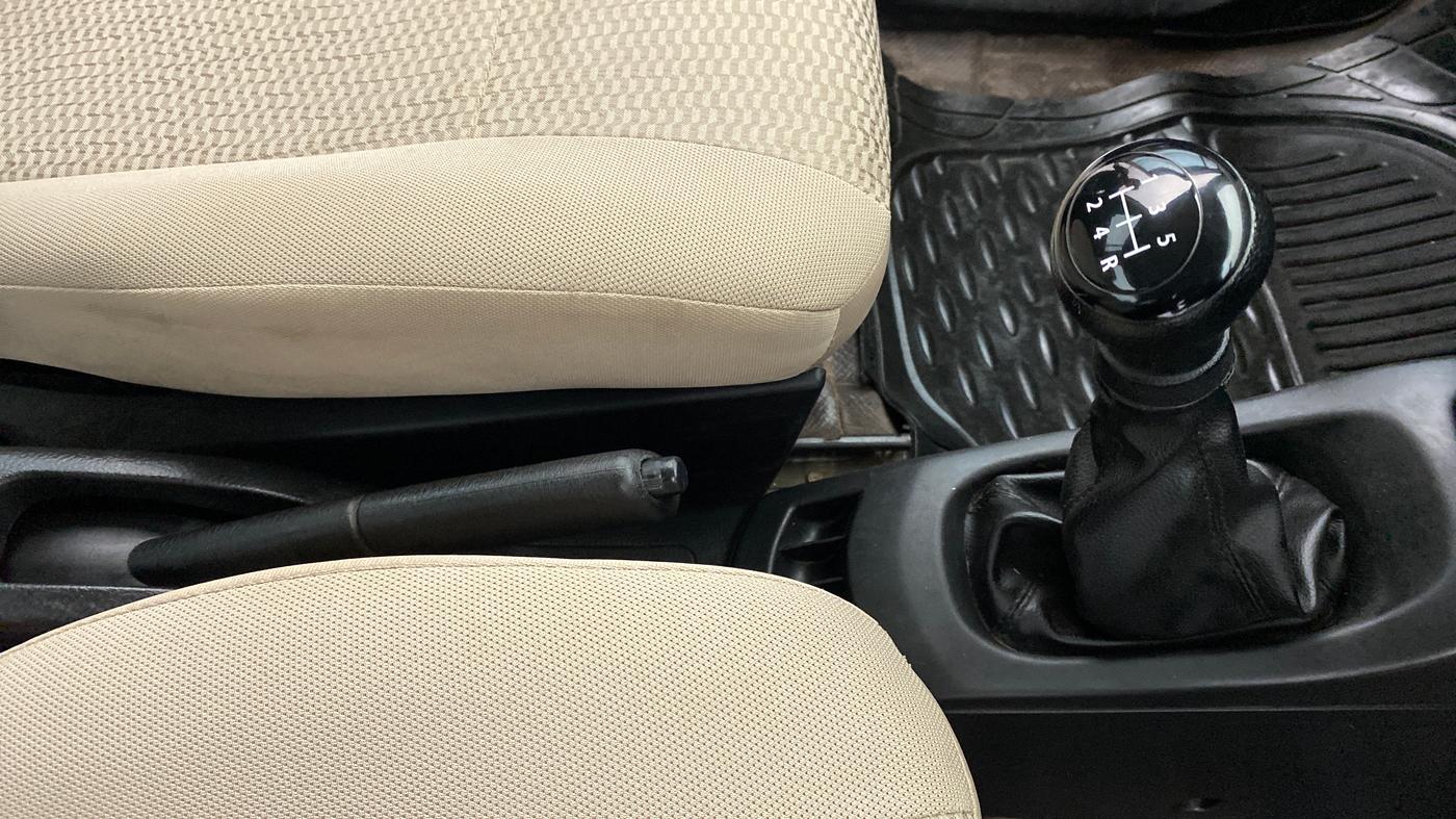2018 Maruti Wagon R 1.0 LXI CNG OPT, CNG, Manual, 79,304 km, Gear Lever