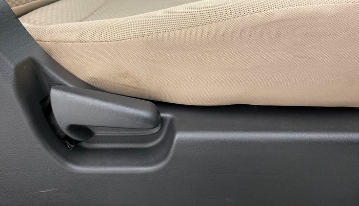 2018 Maruti Wagon R 1.0 LXI CNG OPT, CNG, Manual, 79,304 km, Driver Side Adjustment Panel