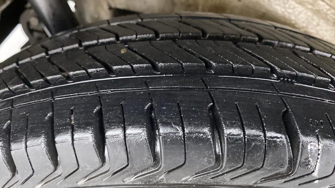 2018 Maruti Wagon R 1.0 LXI CNG OPT, CNG, Manual, 79,304 km, Right Rear Tyre Tread
