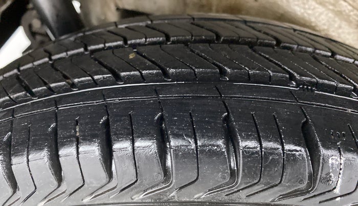 2018 Maruti Wagon R 1.0 LXI CNG OPT, CNG, Manual, 79,304 km, Right Rear Tyre Tread