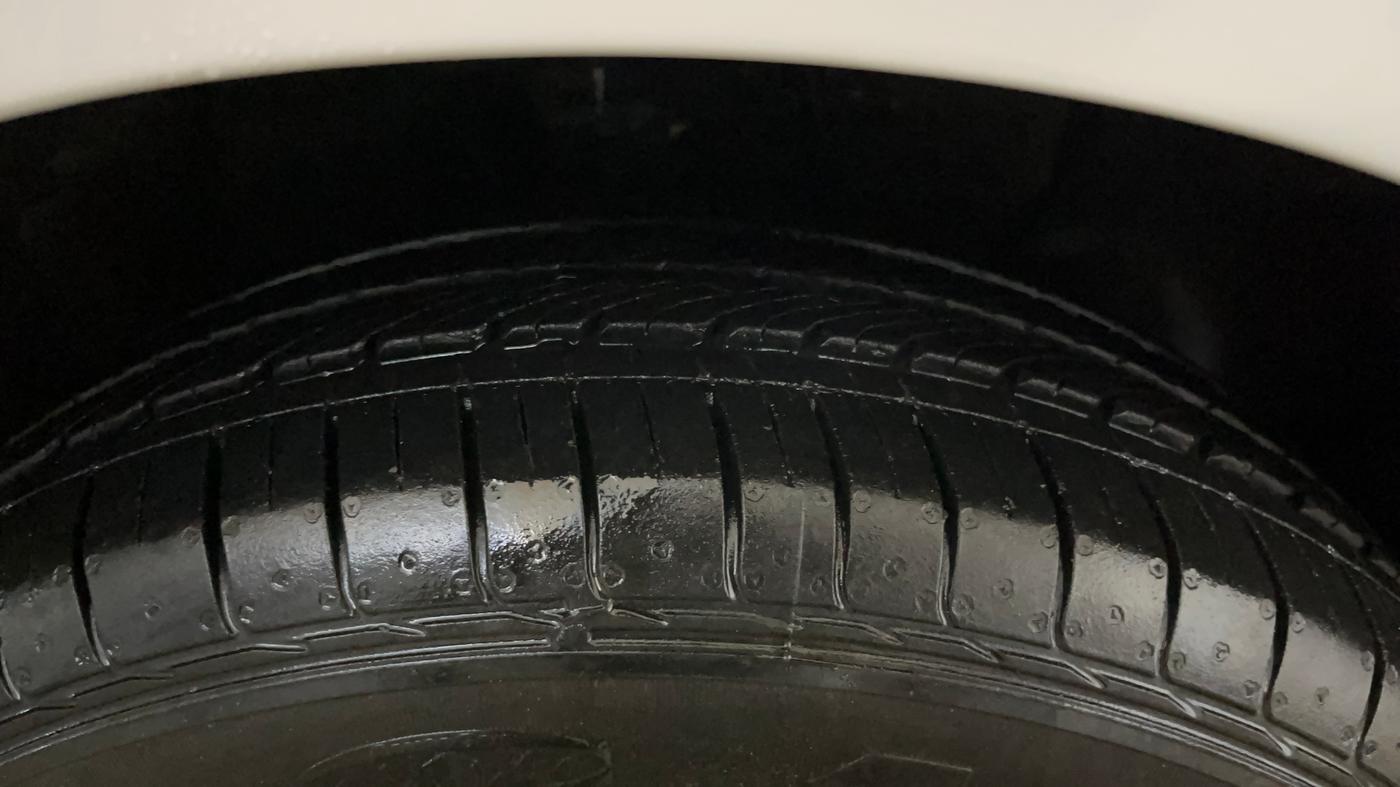 2016 Hyundai Elite i20 MAGNA 1.2, Petrol, Manual, 33,776 km, Right Front Tyre Tread