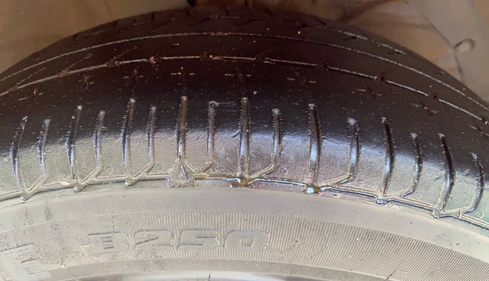 2018 Maruti Baleno DELTA PETROL 1.2, Petrol, Manual, 1,19,318 km, Right Front Tyre Tread