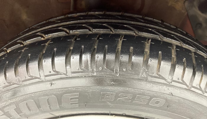 2012 Hyundai i20 MAGNA O 1.2, Petrol, Manual, 42,338 km, Right Front Tyre Tread