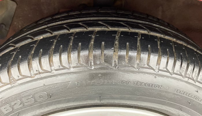 2012 Hyundai i20 MAGNA O 1.2, Petrol, Manual, 42,338 km, Left Front Tyre Tread