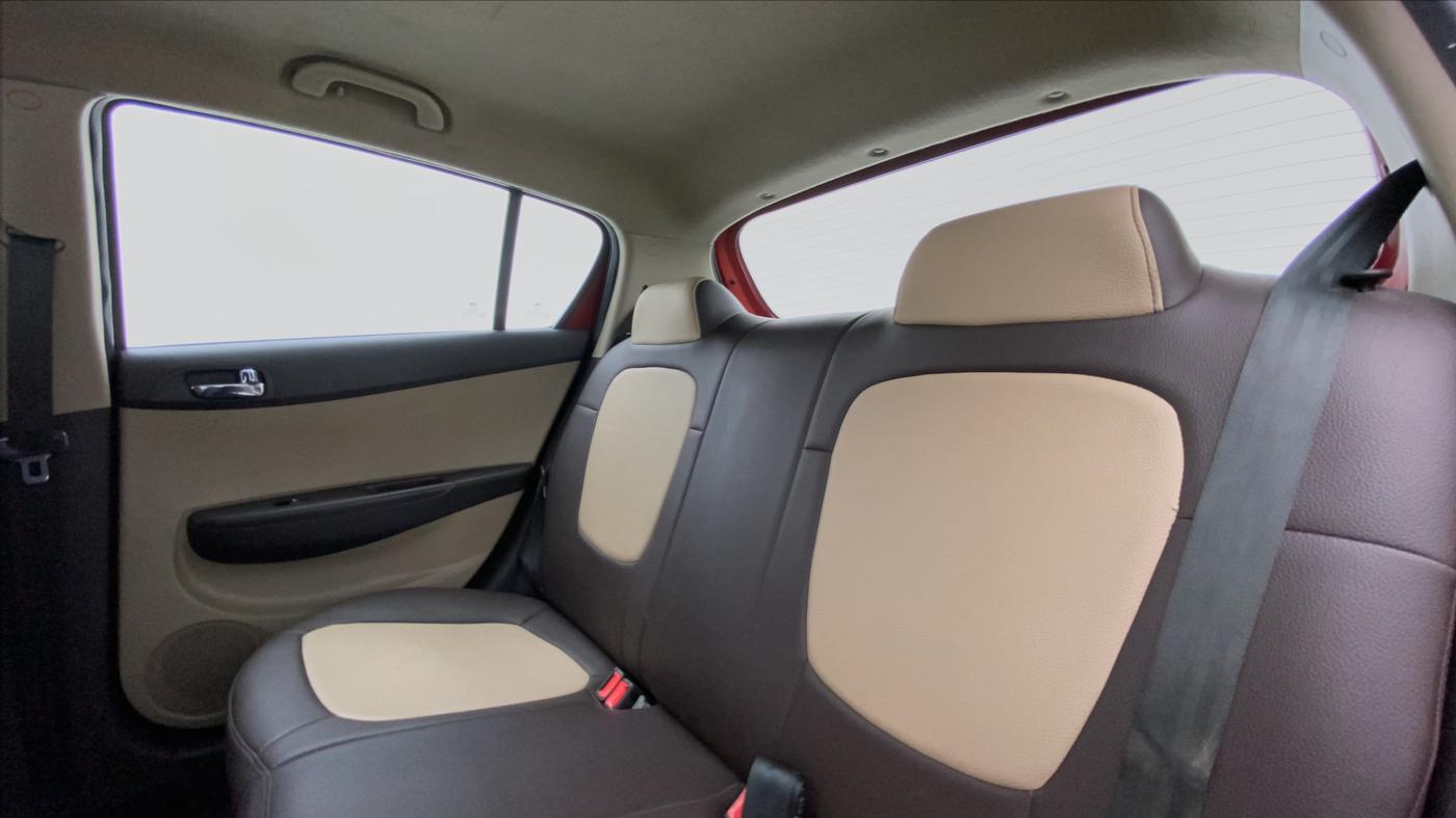 2012 Hyundai i20 MAGNA O 1.2, Petrol, Manual, 42,338 km, Right Side Rear Door Cabin