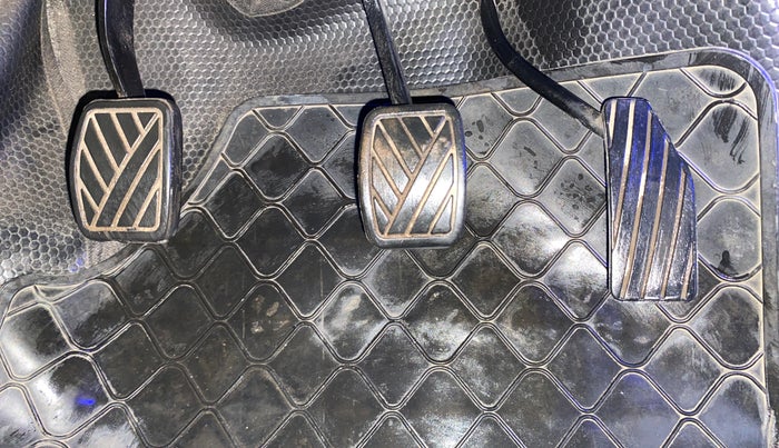 2017 Maruti Wagon R 1.0 LXI CNG, CNG, Manual, 30,001 km, Pedals