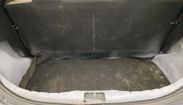 2018 Hyundai Eon ERA +, Petrol, Manual, 52,744 km, Boot Inside