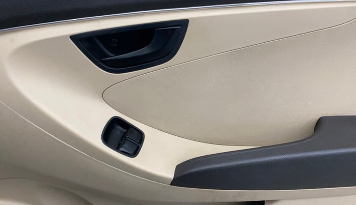 2018 Hyundai Eon ERA +, Petrol, Manual, 52,744 km, Driver Side Door Panels Control