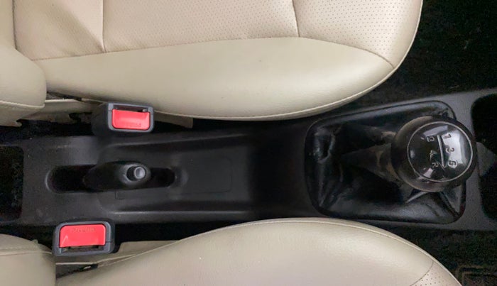 2018 Hyundai Eon ERA +, Petrol, Manual, 52,744 km, Gear Lever