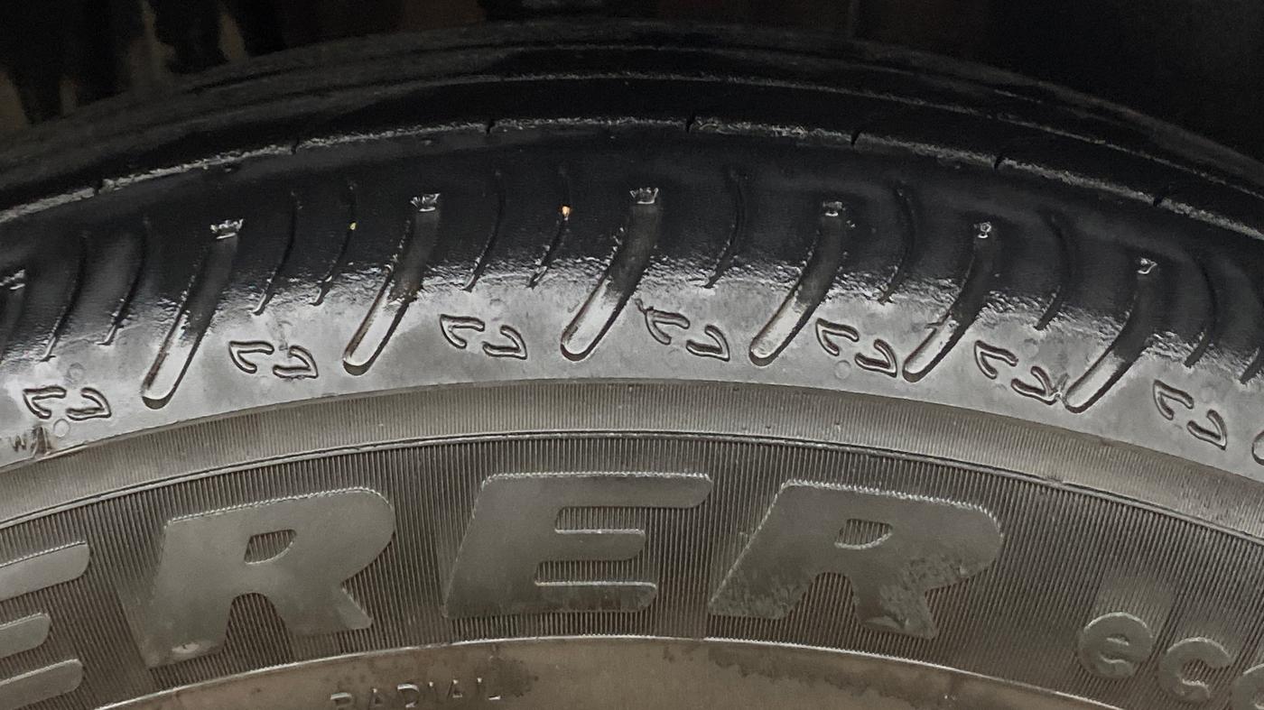 2021 Nissan MAGNITE XV MT, Petrol, Manual, 27,775 km, Right Front Tyre Tread