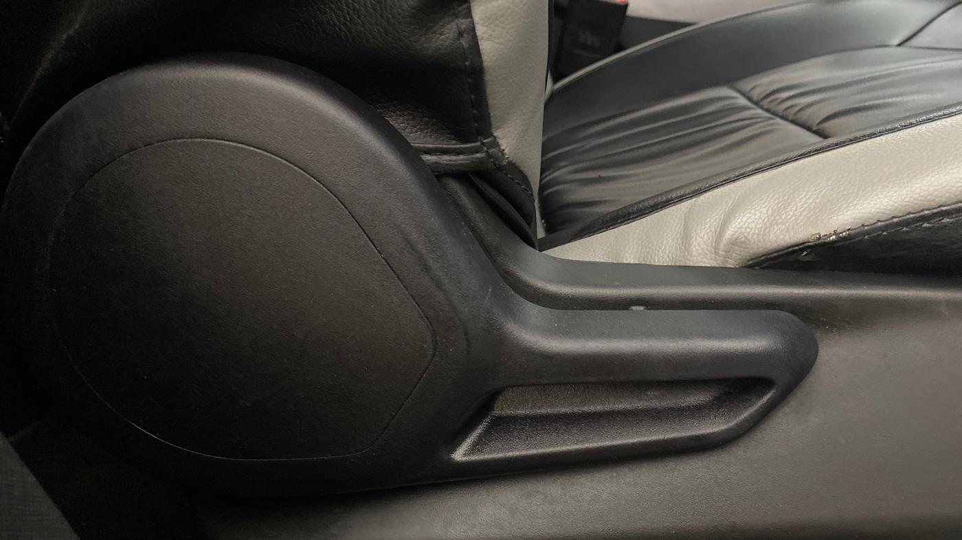 2023 Tata NEXON XM PLUS SUNROOF PETROL, Petrol, Manual, 54,268 km, Driver Side Adjustment Panel