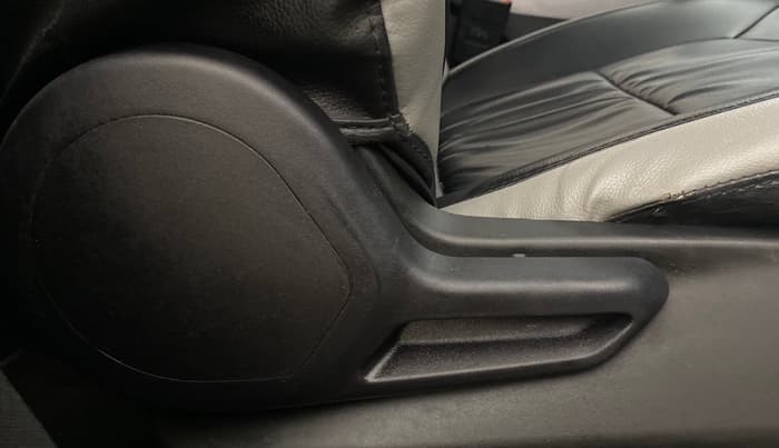 2023 Tata NEXON XM PLUS SUNROOF PETROL, Petrol, Manual, 54,268 km, Driver Side Adjustment Panel