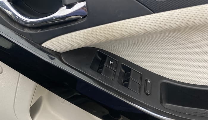 2022 Tata NEXON XZA PLUS SUNROOF PETROL, Petrol, Automatic, 27,563 km, Driver Side Door Panels Control