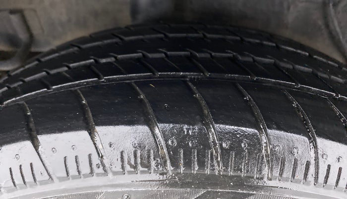 2015 Maruti Celerio ZXI OPT, Petrol, Manual, 75,601 km, Right Rear Tyre Tread