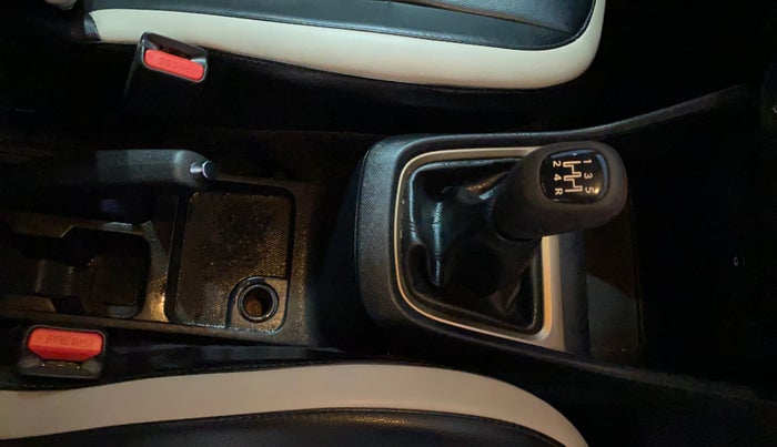 2023 Tata PUNCH ACCOMPLISHED MT, Petrol, Manual, 28,784 km, Gear Lever