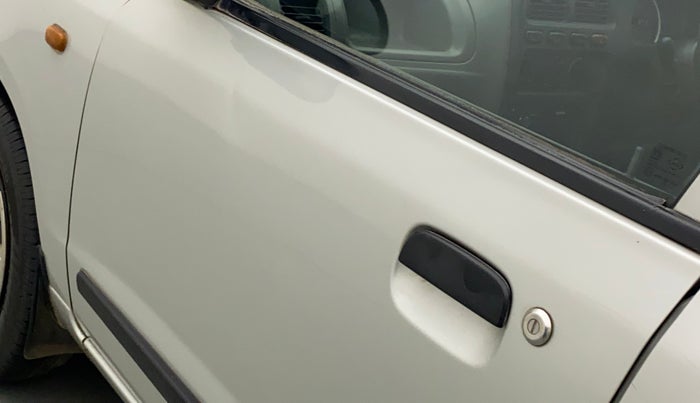 2010 Maruti Alto K10 VXI, Petrol, Manual, 59,489 km, Front passenger door - Slightly dented