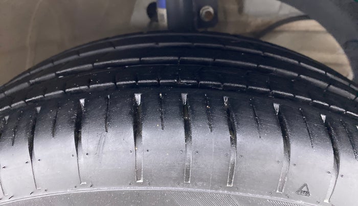 2022 Maruti Dzire ZXI Plus, Petrol, Manual, 5,748 km, Right Front Tyre Tread