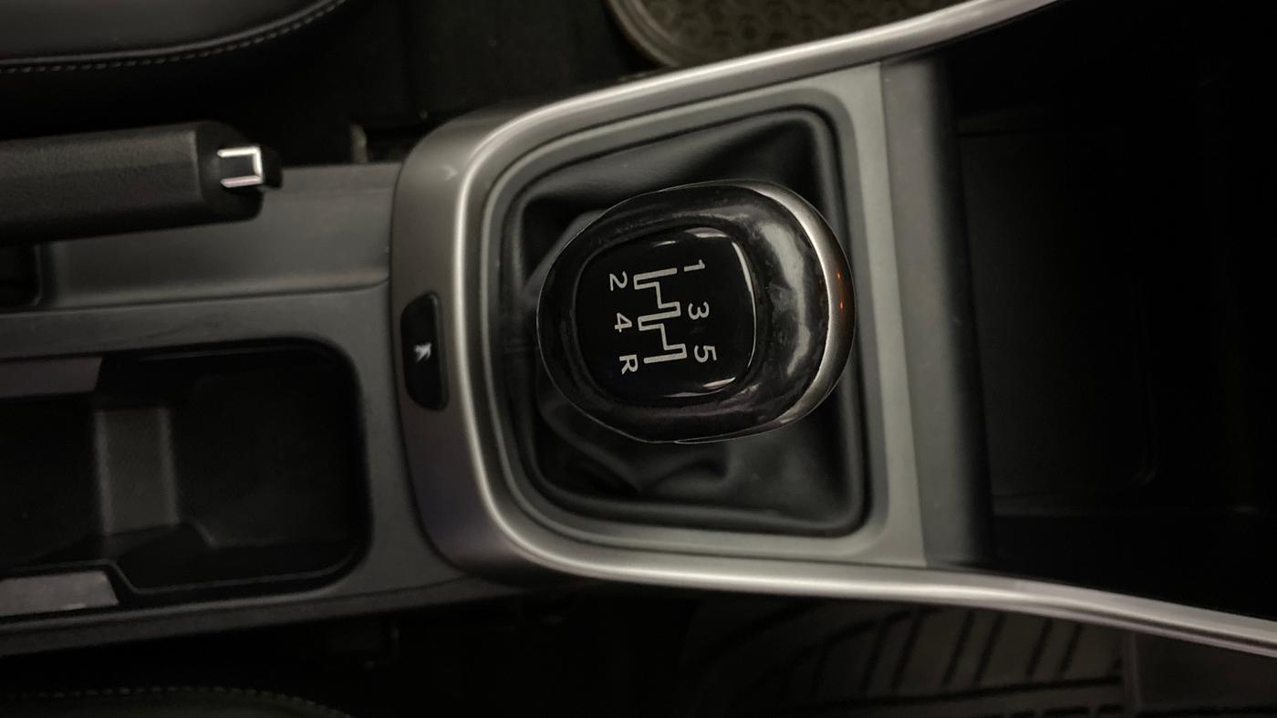 2023 Tata ALTROZ XZ PLUS PETROL, Petrol, Manual, 19,744 km, Gear Lever