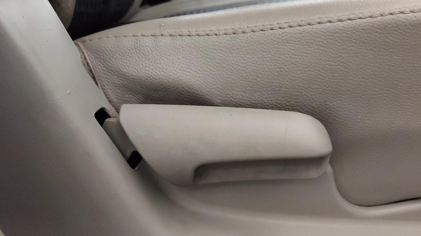 2016 Maruti Celerio ZXI, Petrol, Manual, 40,281 km, Driver Side Adjustment Panel