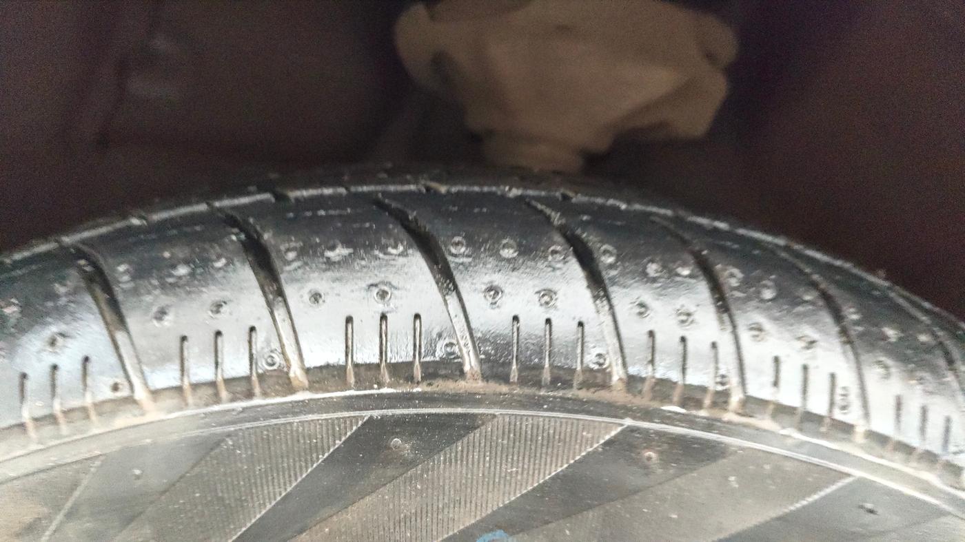 2016 Maruti Celerio ZXI, Petrol, Manual, 40,281 km, Left Front Tyre Tread