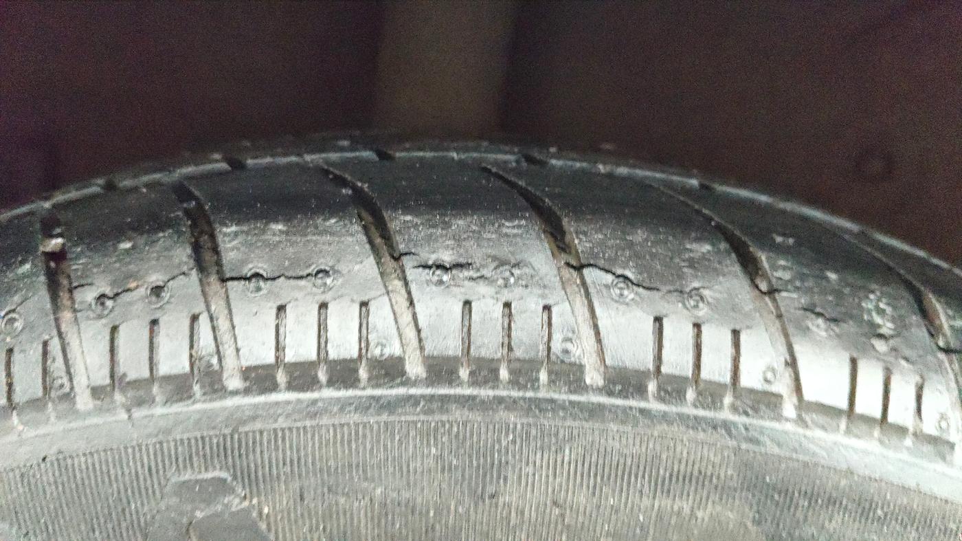 2016 Maruti Celerio ZXI, Petrol, Manual, 40,281 km, Right Rear Tyre Tread