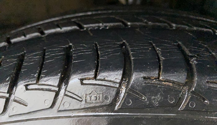 2019 Maruti Baleno DELTA PETROL 1.2, Petrol, Manual, 53,773 km, Right Front Tyre Tread
