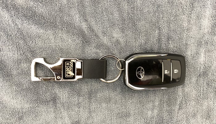 2018 Toyota Innova Crysta 2.4 VX 8 STR, Diesel, Manual, 36,579 km, Key Close Up