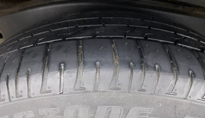 2018 Toyota Innova Crysta 2.4 VX 8 STR, Diesel, Manual, 36,579 km, Right Rear Tyre Tread