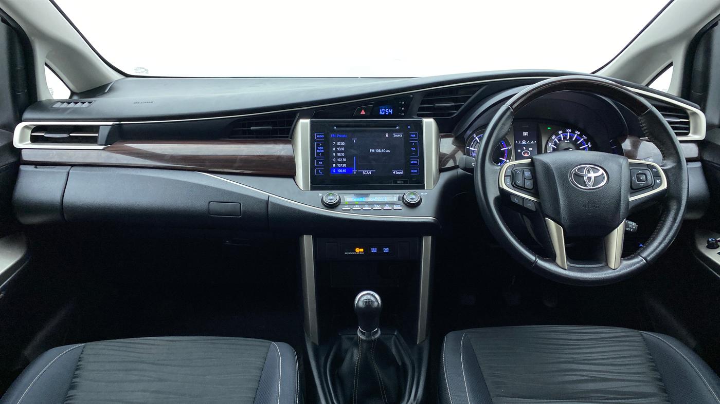 2018 Toyota Innova Crysta 2.4 VX 8 STR, Diesel, Manual, 36,579 km, Dashboard