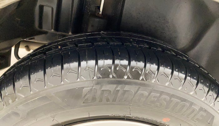 2014 Maruti Swift Dzire VXI, Petrol, Manual, 78,824 km, Right Rear Tyre Tread