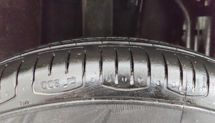 2020 Renault TRIBER RXT, Petrol, Manual, 45,598 km, Right Rear Tyre Tread