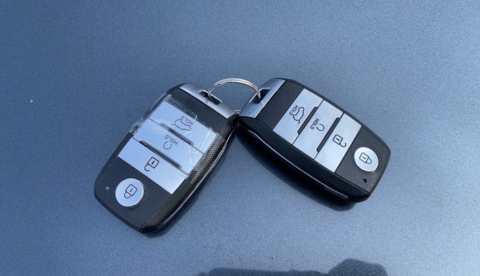2023 KIA SONET HTX 1.0 DCT, Petrol, Automatic, 46,808 km, Key Close Up