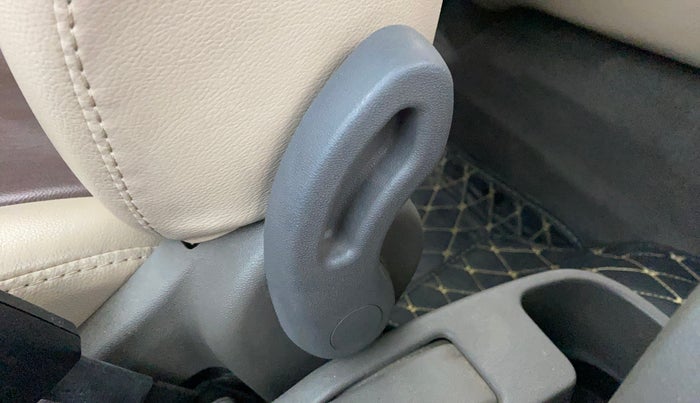 2012 Hyundai i10 SPORTZ 1.2 AT, Petrol, Automatic, 30,610 km, Driver Side Adjustment Panel