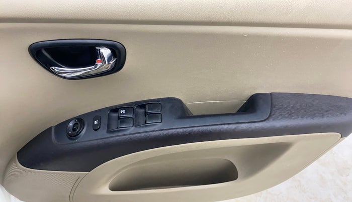 2012 Hyundai i10 SPORTZ 1.2 AT, Petrol, Automatic, 30,610 km, Driver Side Door Panels Control