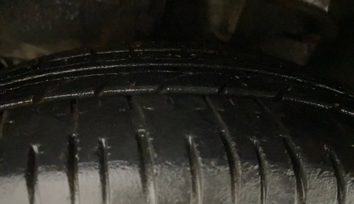 2012 Hyundai i10 SPORTZ 1.2 AT, Petrol, Automatic, 30,610 km, Left Front Tyre Tread