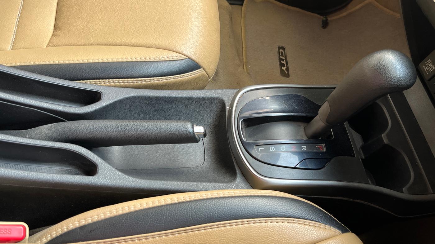2015 Honda City 1.5L I-VTEC SV CVT, Petrol, Automatic, 1,32,423 km, Gear Lever