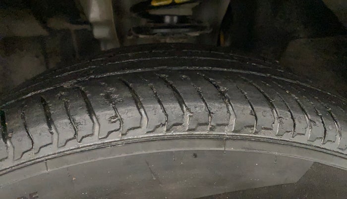 2021 Nissan MAGNITE XE, Petrol, Manual, 52,252 km, Left Front Tyre Tread