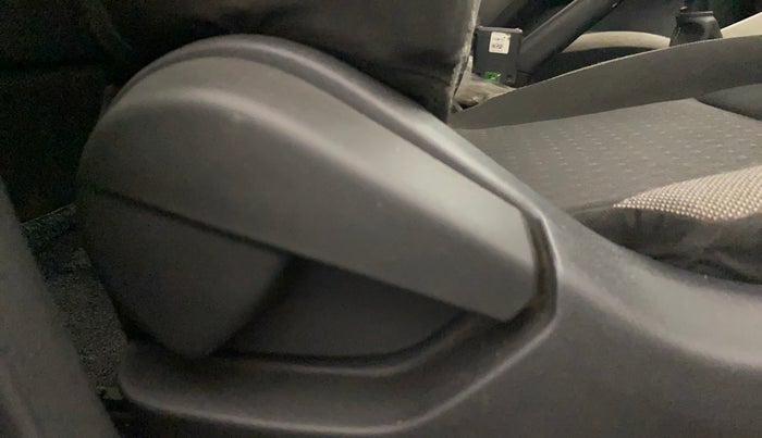2021 Nissan MAGNITE XE, Petrol, Manual, 52,252 km, Driver Side Adjustment Panel