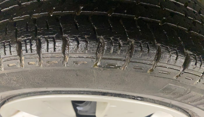 2019 Maruti Alto K10 VXI, Petrol, Manual, 30,381 km, Left Front Tyre Tread