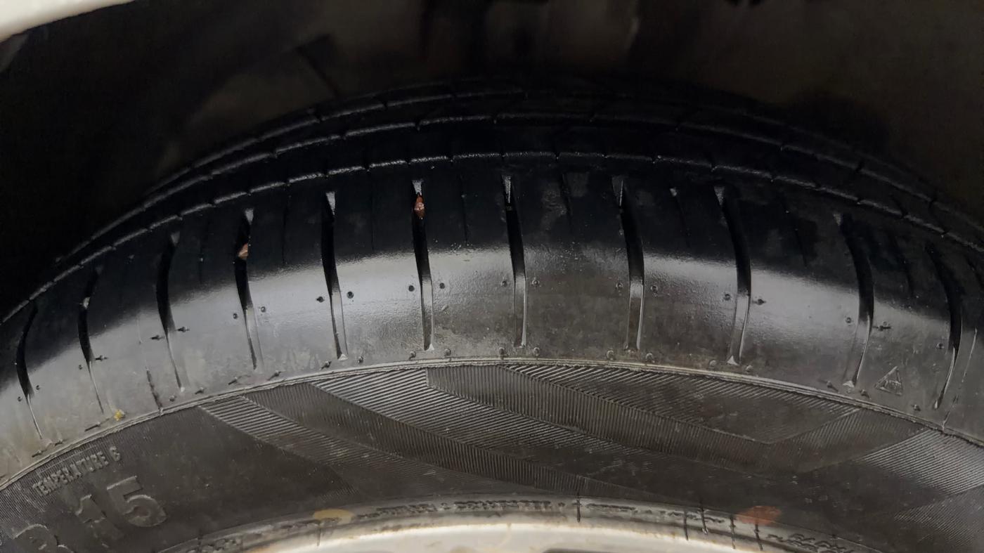 2019 Maruti Swift ZXI AMT, Petrol, Automatic, 58,115 km, Left Front Tyre Tread