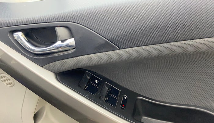 2019 Tata NEXON XZ PLUS DIESEL, Diesel, Manual, 1,07,991 km, Driver Side Door Panels Control